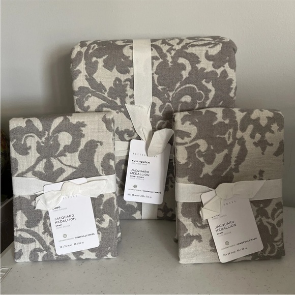 Pottery Barn Bedding Pottery Barn Jacquard Medallion Full Queen